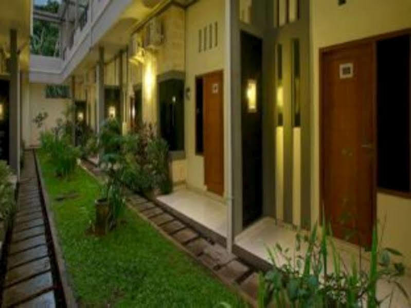 Super Oyo 91495 Hotel Indah Residence Денпасар Екстериор снимка