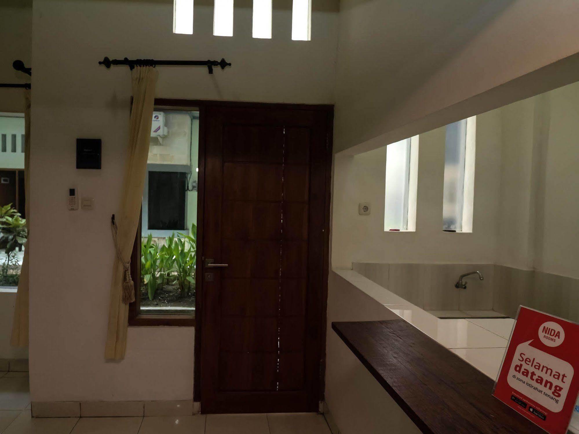 Super Oyo 91495 Hotel Indah Residence Денпасар Екстериор снимка